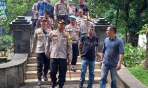 Kapolsek Cikarang Selatan Dampingi Kapolres Metro Bekasi Tinjau Posyan Ops Lilin Jaya 2024 di Waterboom Lippo Cikarang
