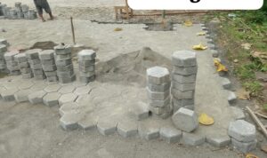 Diduga Asal Jadi, Pelaksanaan Proyek Penataan Halaman SDN 01 Karang Indah Kec. Bojongmangu